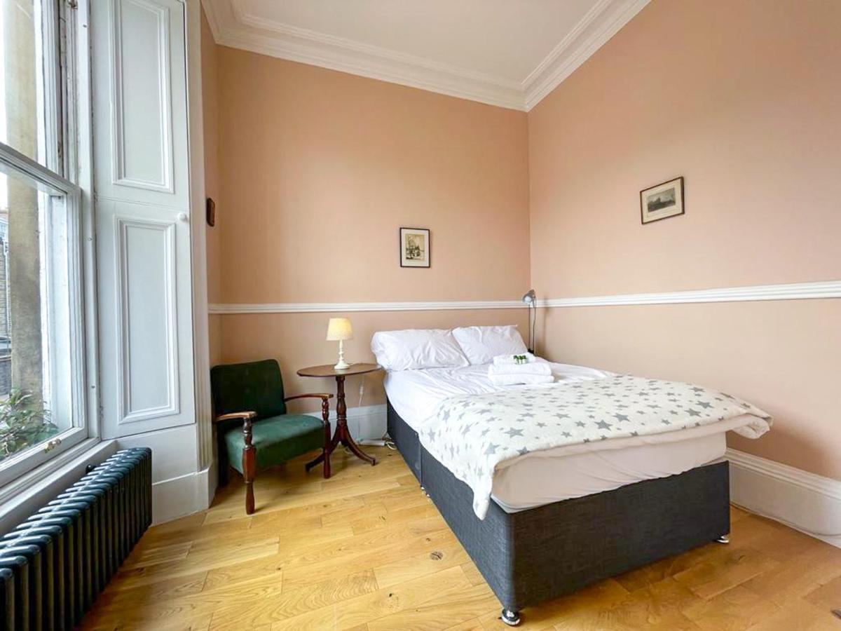 Remarkable 5Br Townhouse With Garden, Sleeps 12 EDI Kültér fotó