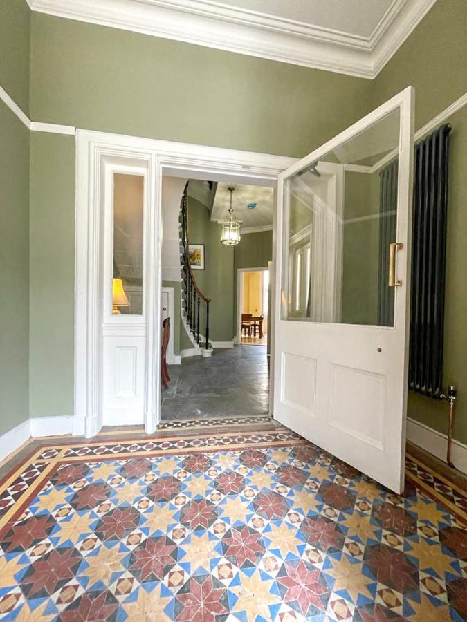Remarkable 5Br Townhouse With Garden, Sleeps 12 EDI Kültér fotó