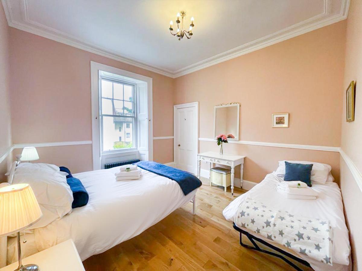 Remarkable 5Br Townhouse With Garden, Sleeps 12 EDI Kültér fotó