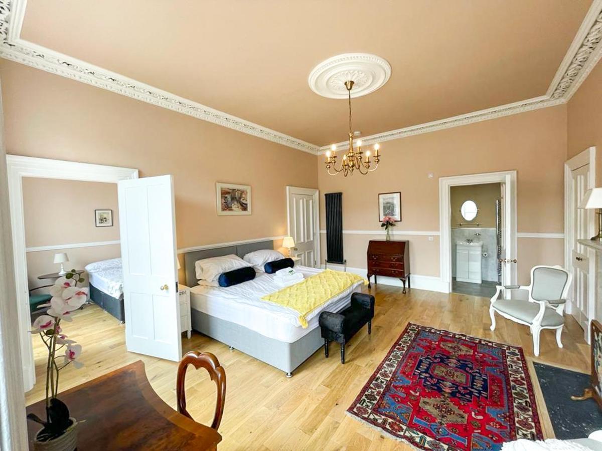 Remarkable 5Br Townhouse With Garden, Sleeps 12 EDI Kültér fotó