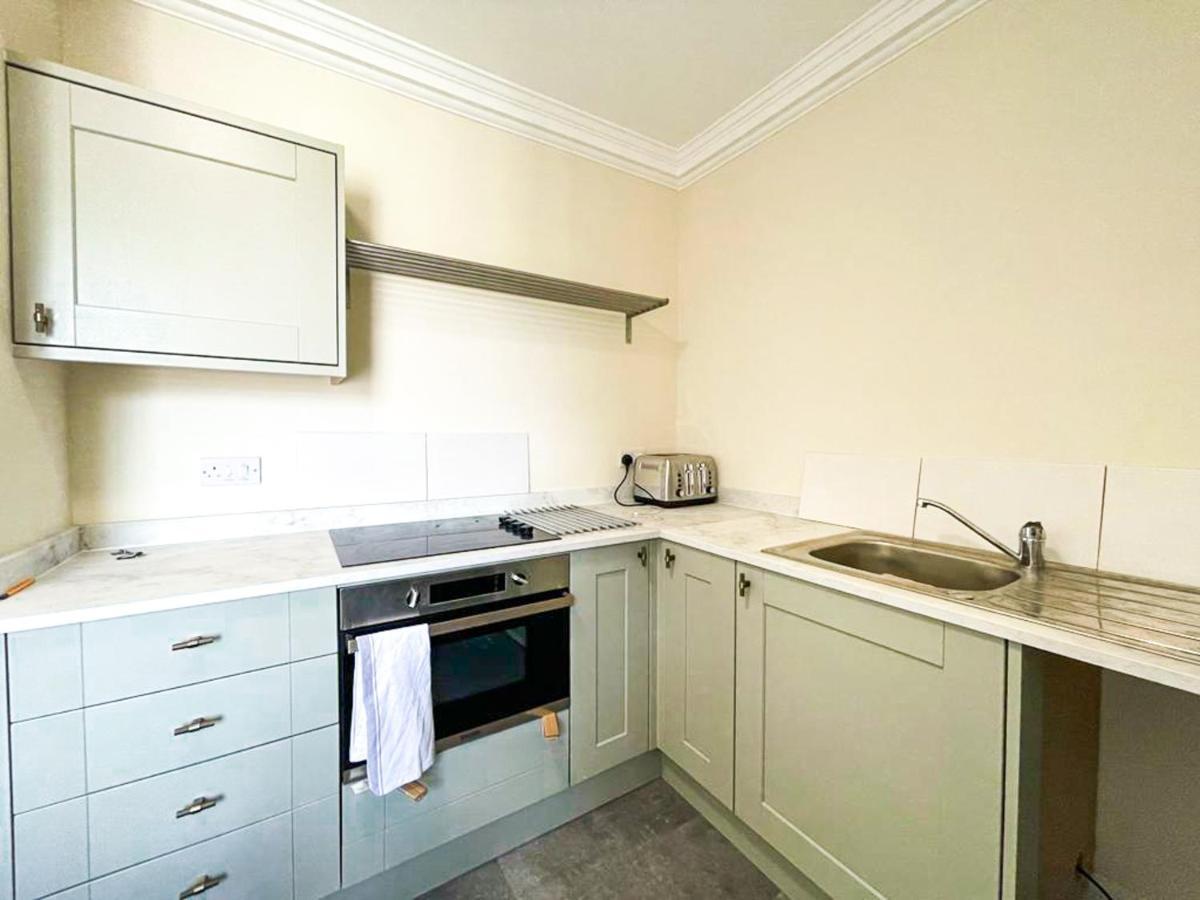 Remarkable 5Br Townhouse With Garden, Sleeps 12 EDI Kültér fotó