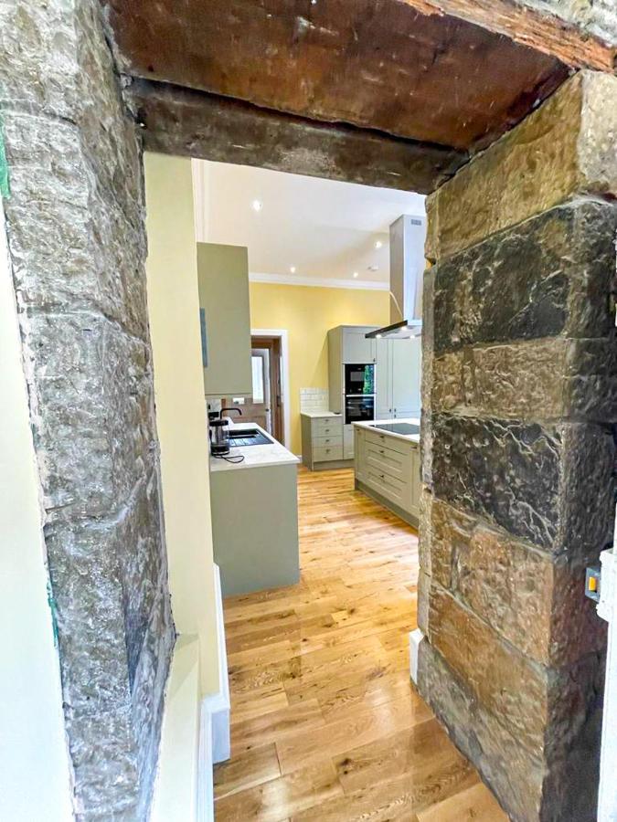 Remarkable 5Br Townhouse With Garden, Sleeps 12 EDI Kültér fotó