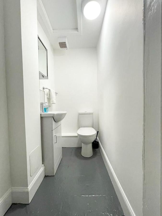 Remarkable 5Br Townhouse With Garden, Sleeps 12 EDI Kültér fotó
